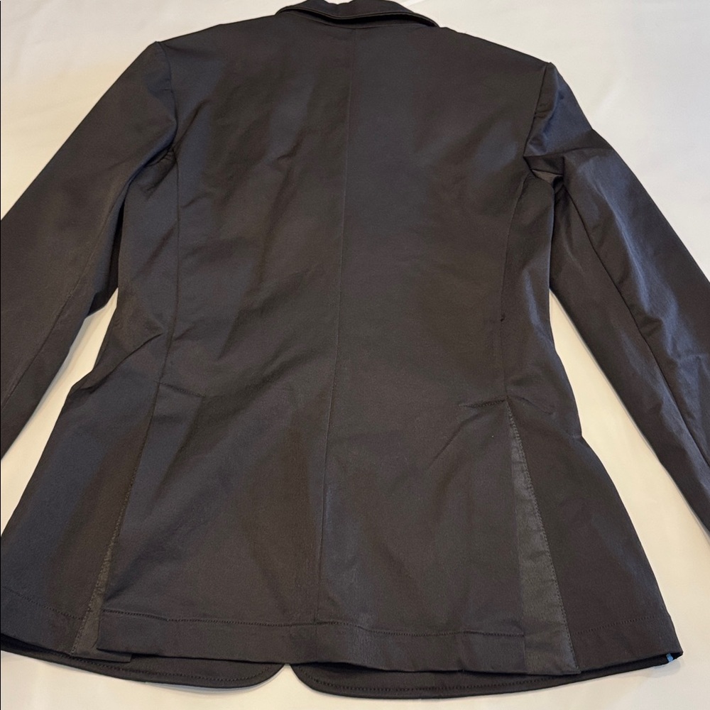 Smartpak Black Equestrian Jacket with zipper and 4 snap-button closure. - Picture 6 of 6